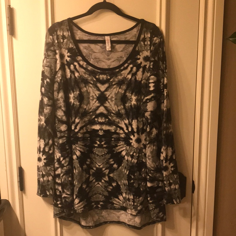 LuLaRoe Lynnae Top
